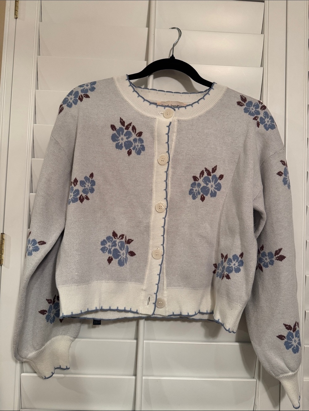 Light Gray Floral Button-Front Cardigan Sweater with Blue Accents